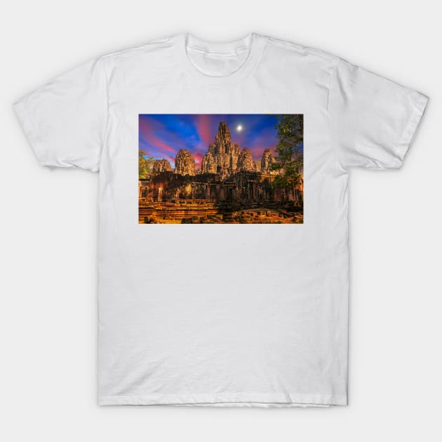 Bayon temple sunset and moonrise T-Shirt by dags